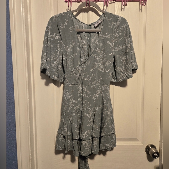 Polly The Louie Romper Sage Size 8 Color Light Gray/White - Picture 1 of 14